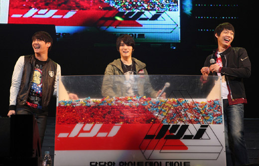 JYJ