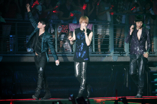 JYJ World Tour 2011