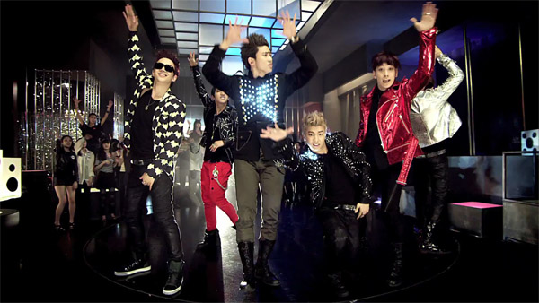 hands up - 2PM